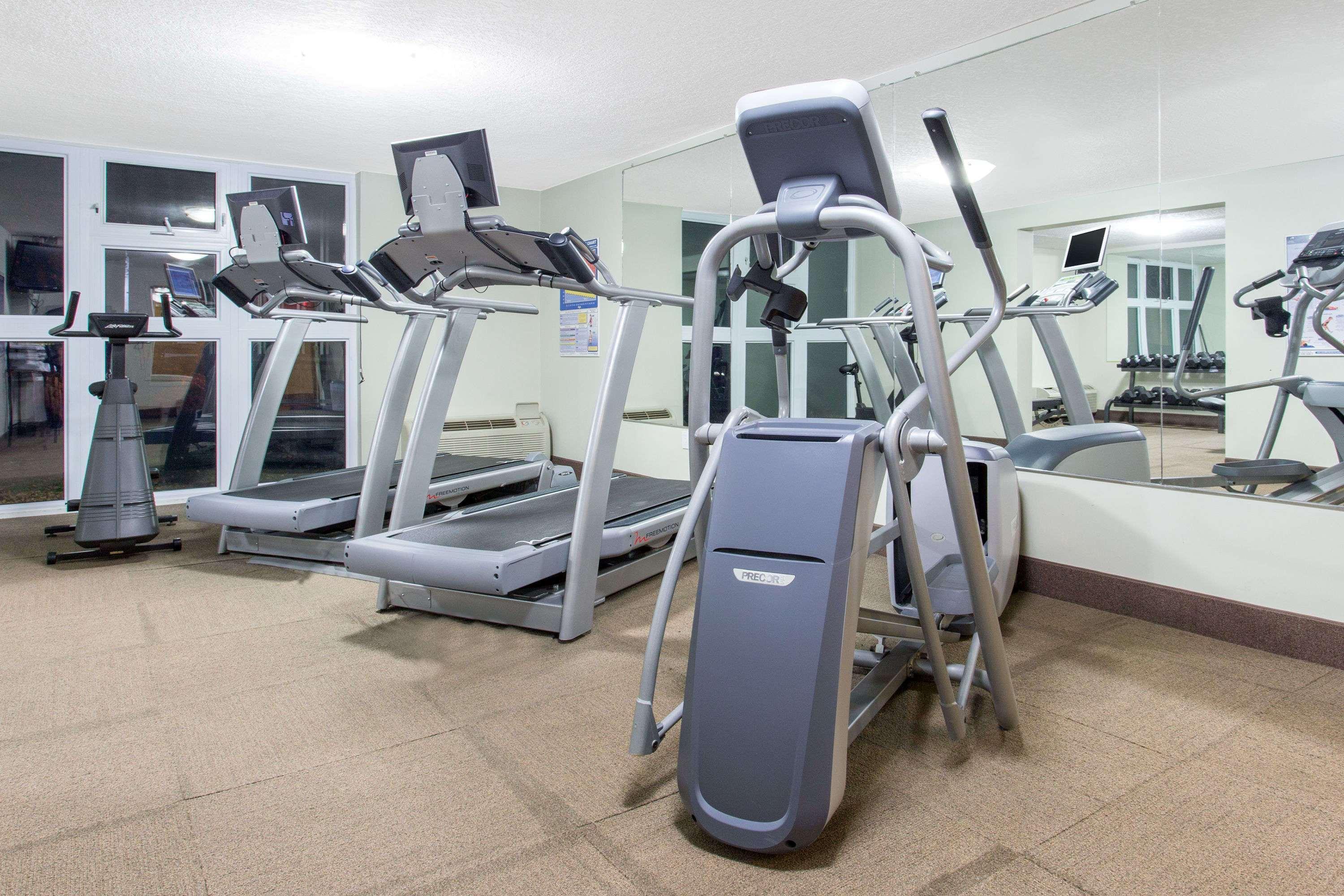 Ramada By Wyndham Cornwall Bagian luar foto