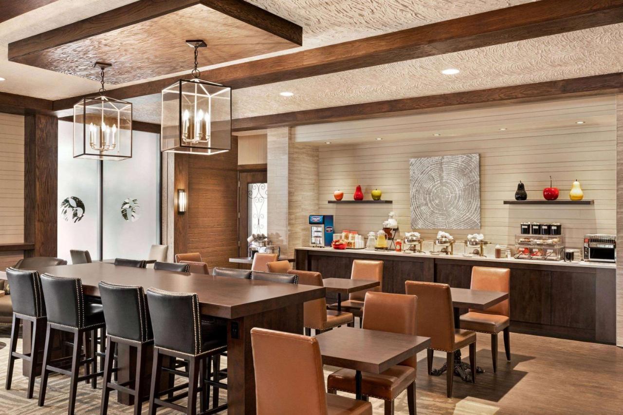 Ramada By Wyndham Cornwall Bagian luar foto