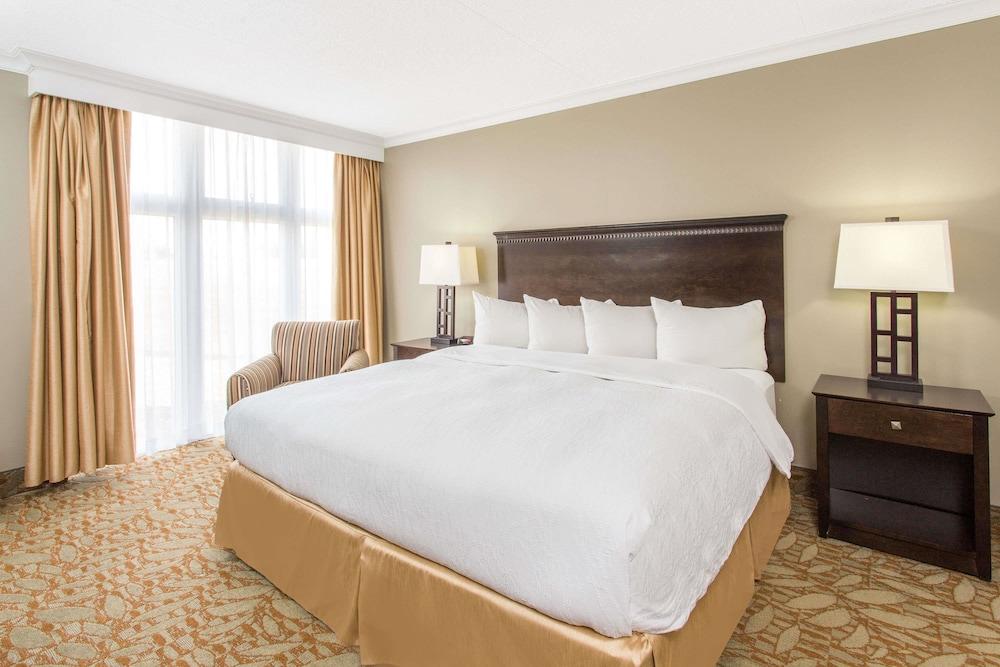 Ramada By Wyndham Cornwall Bagian luar foto