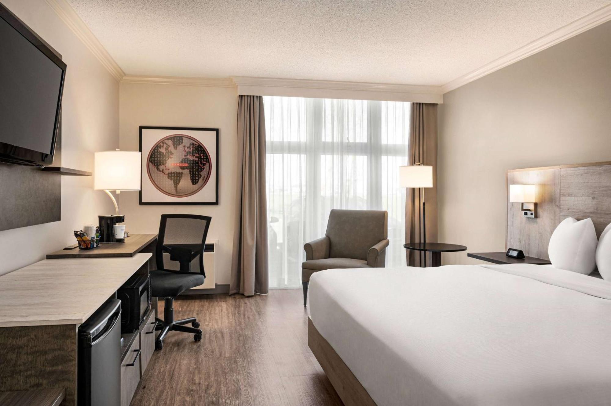 Ramada By Wyndham Cornwall Bagian luar foto