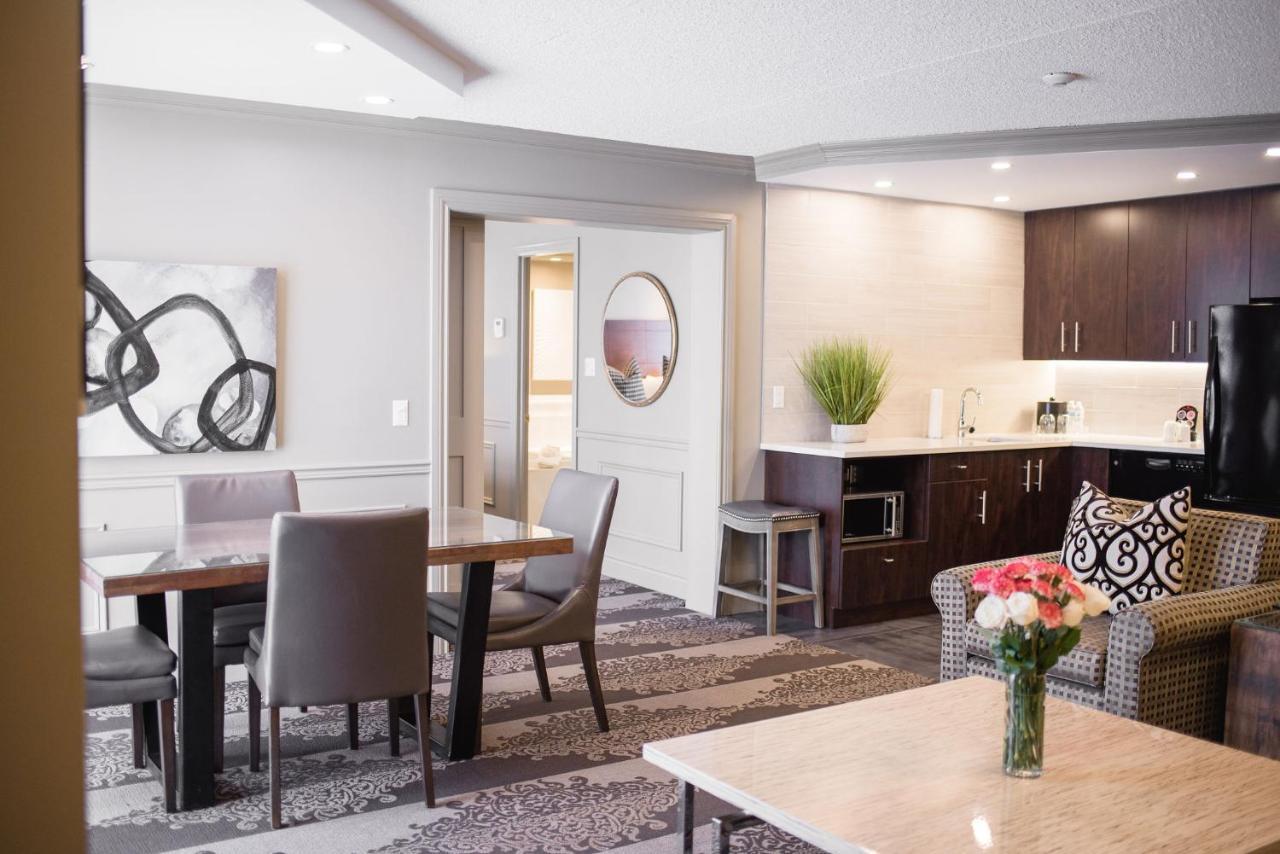 Ramada By Wyndham Cornwall Bagian luar foto