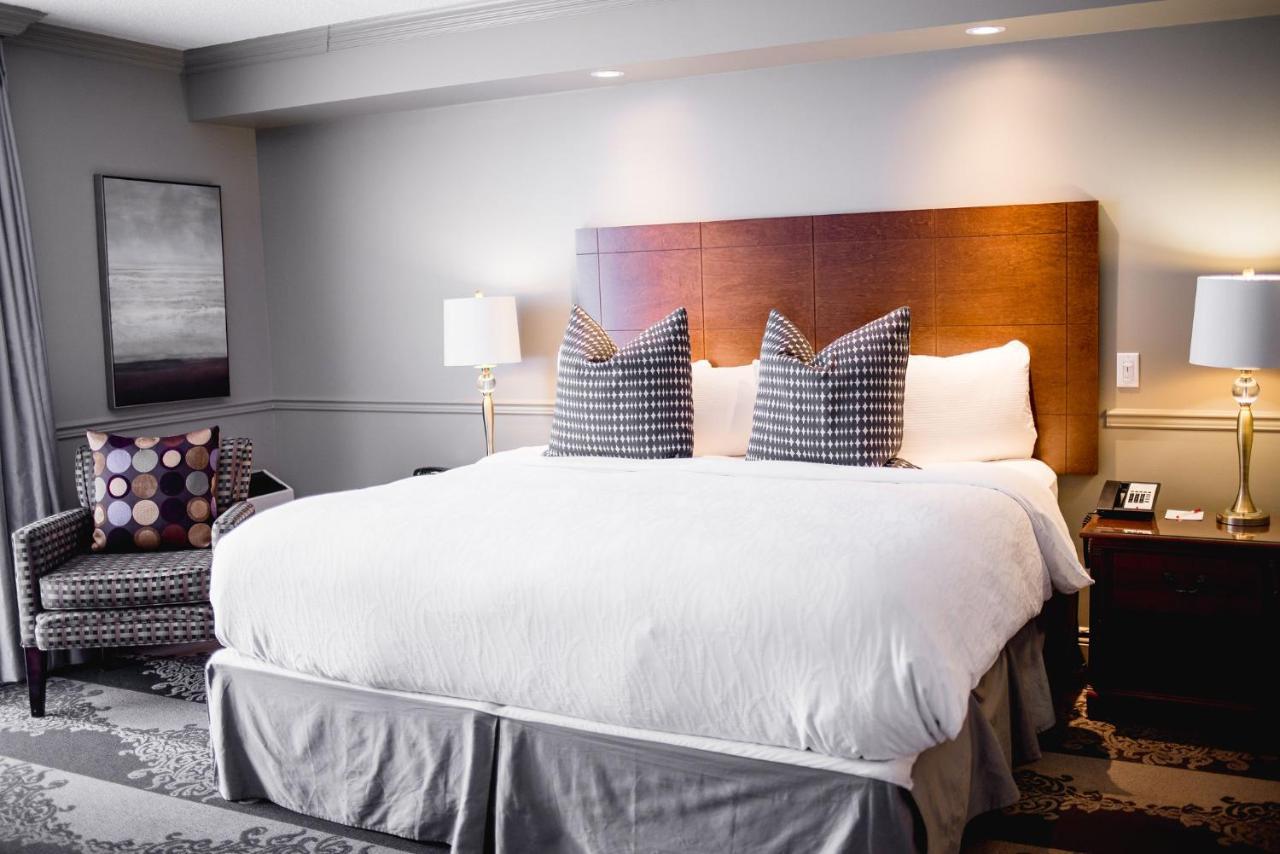Ramada By Wyndham Cornwall Bagian luar foto