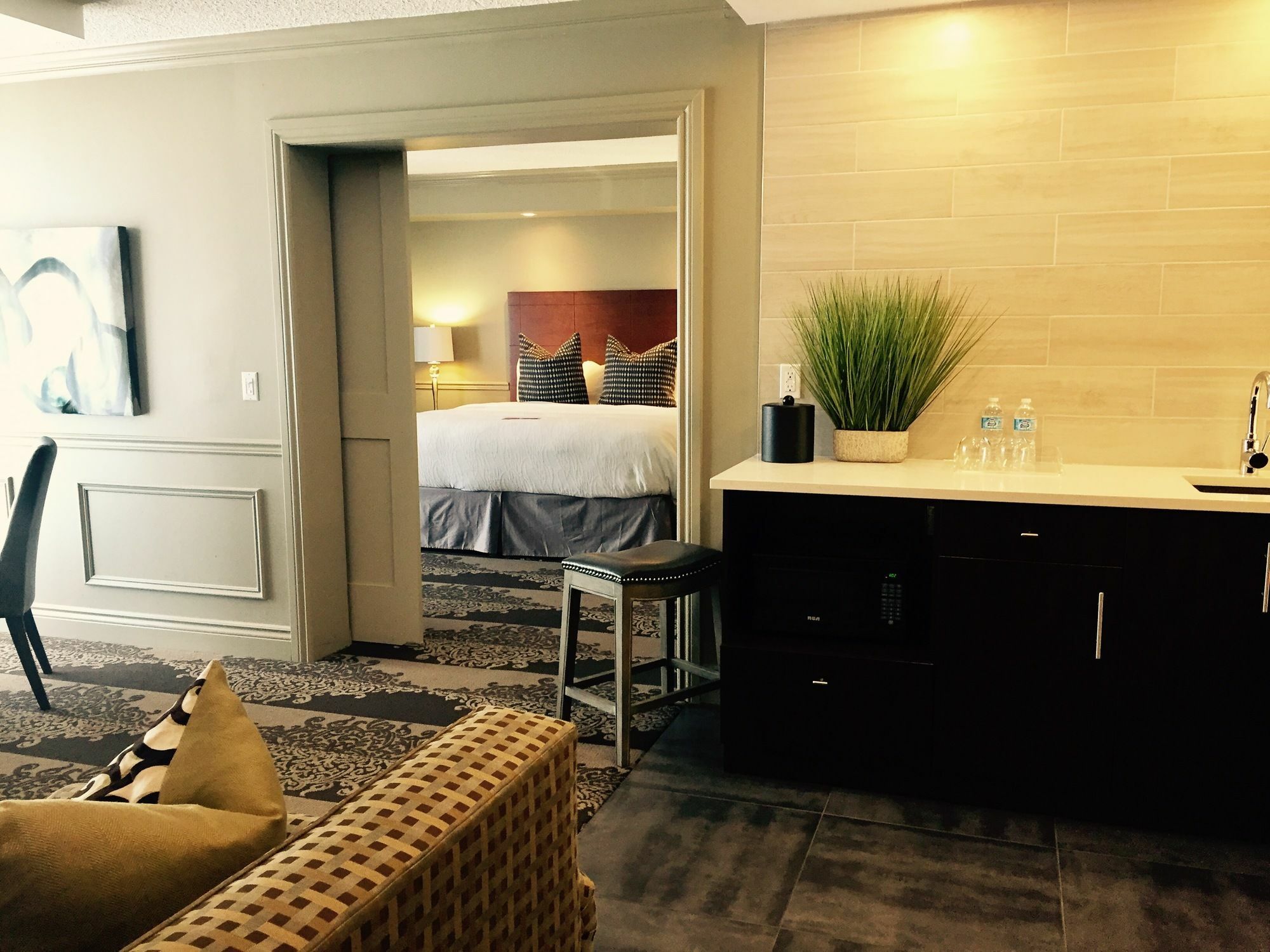 Ramada By Wyndham Cornwall Bagian luar foto