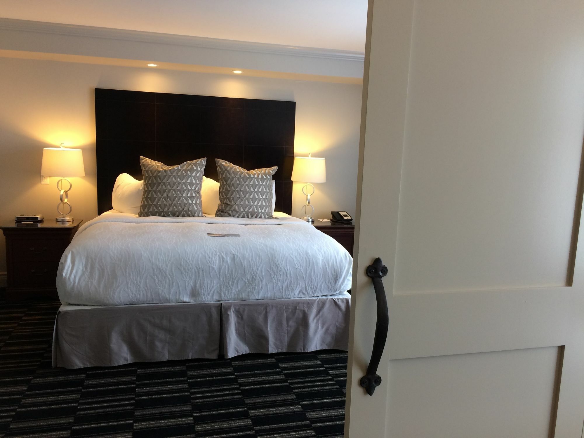Ramada By Wyndham Cornwall Bagian luar foto