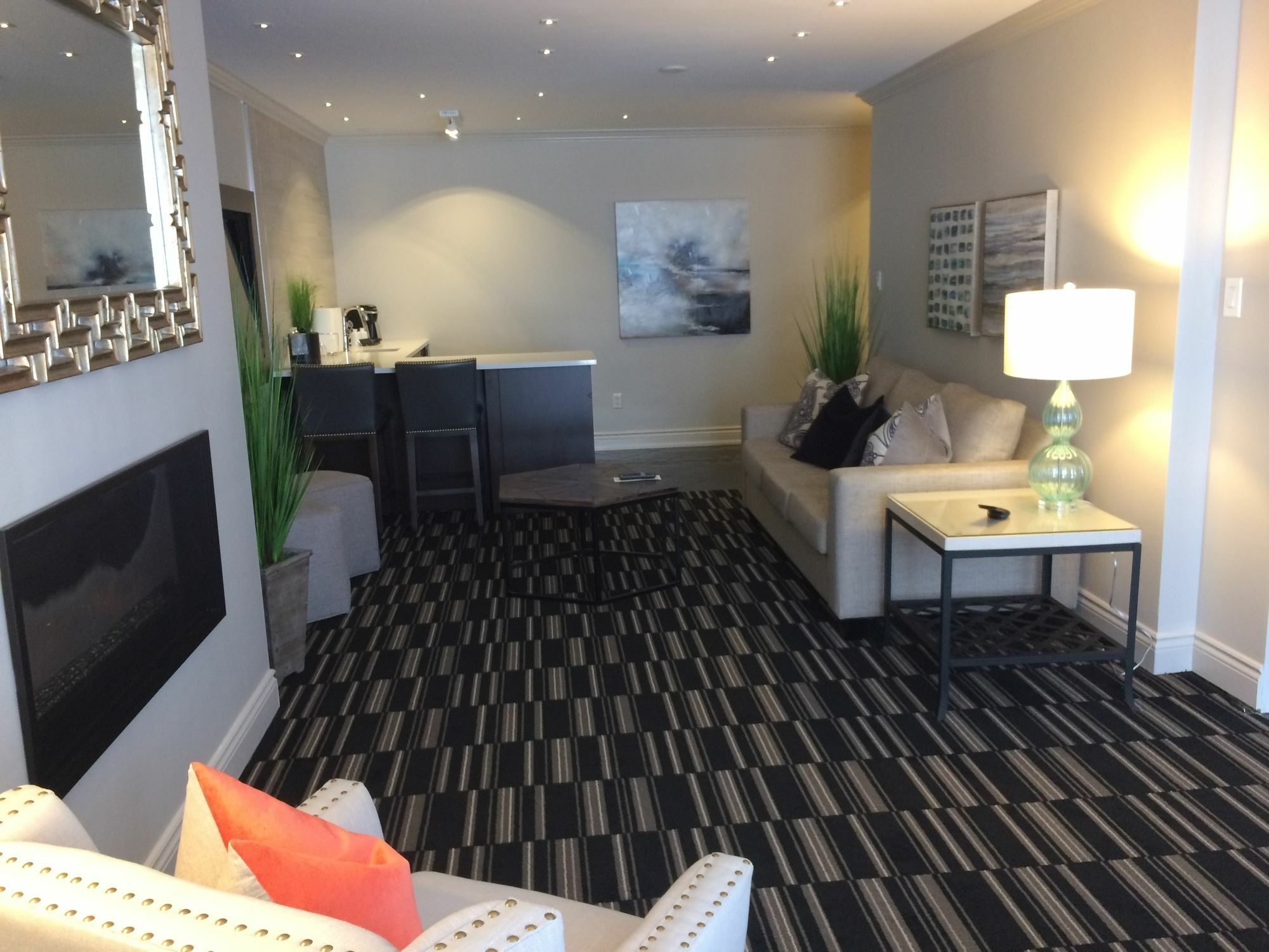 Ramada By Wyndham Cornwall Bagian luar foto