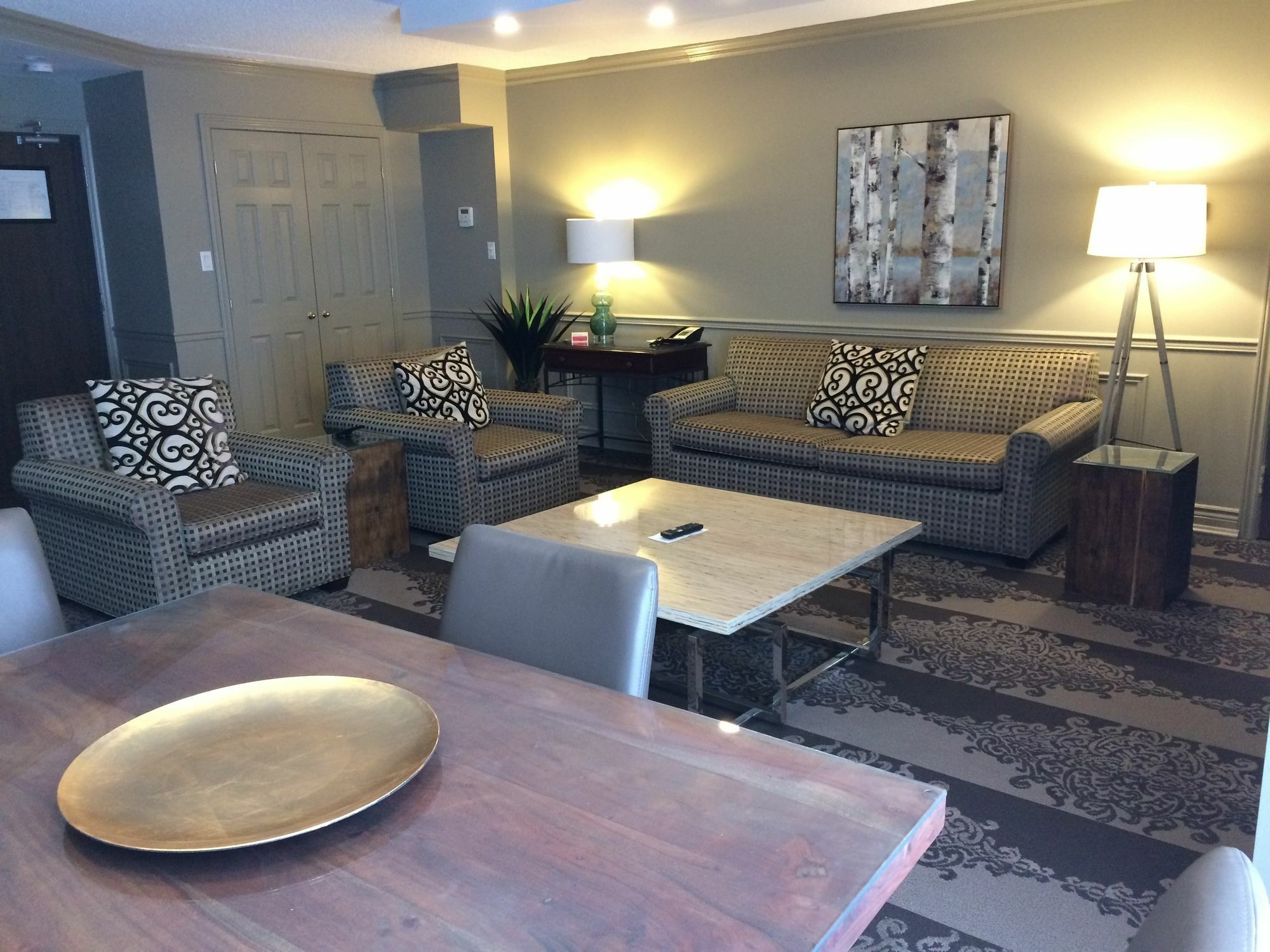 Ramada By Wyndham Cornwall Bagian luar foto