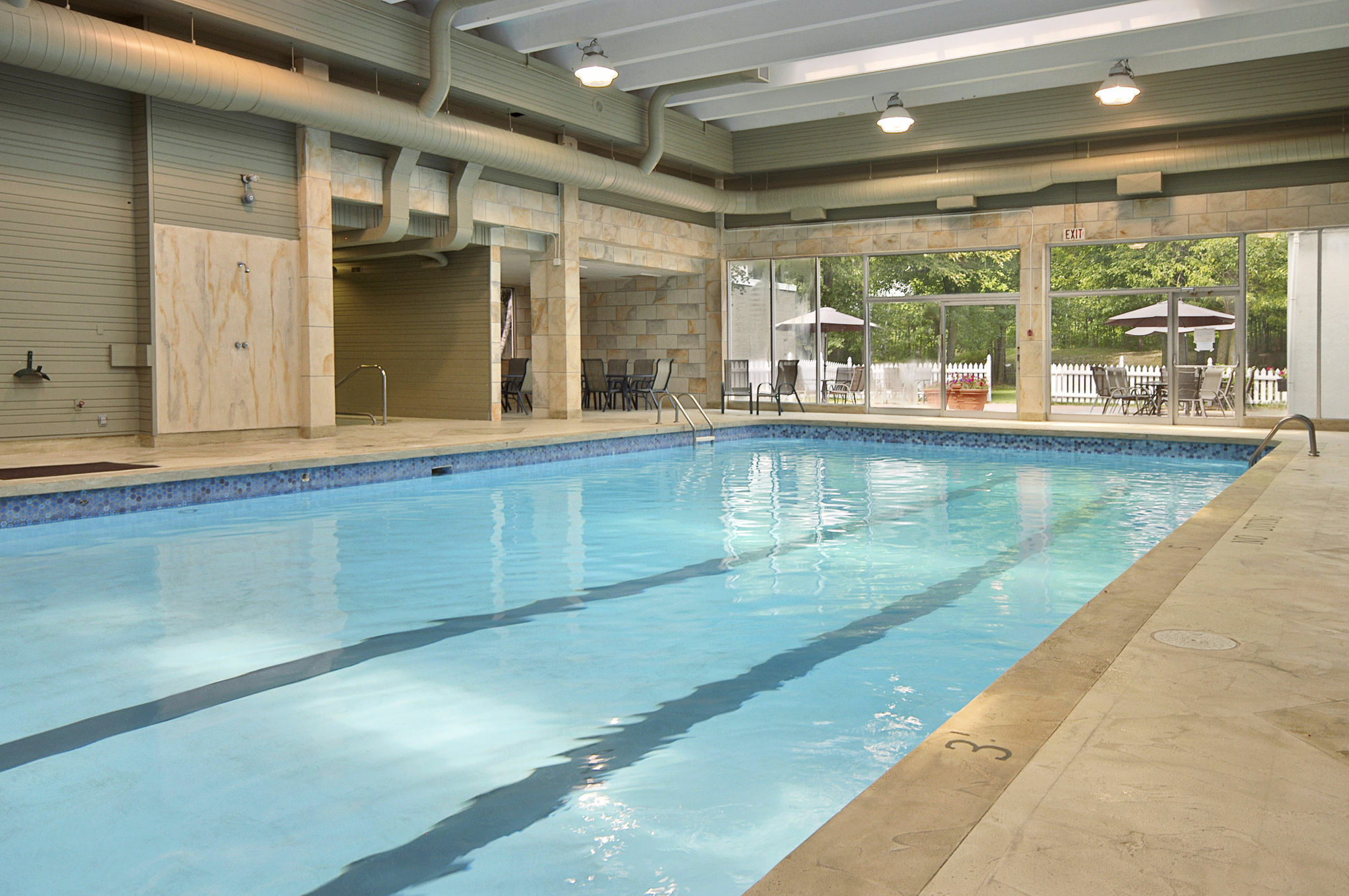 Ramada By Wyndham Cornwall Bagian luar foto